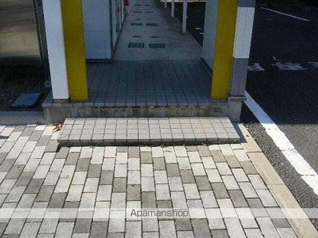 レオパレスヴィーブルの玄関写真