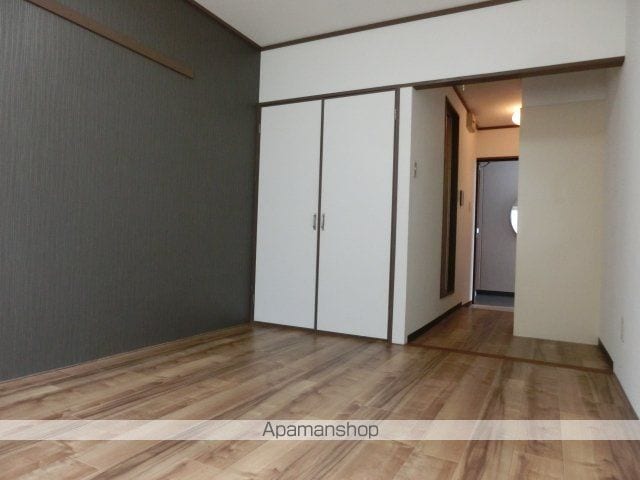 グラスホッパーの内装写真