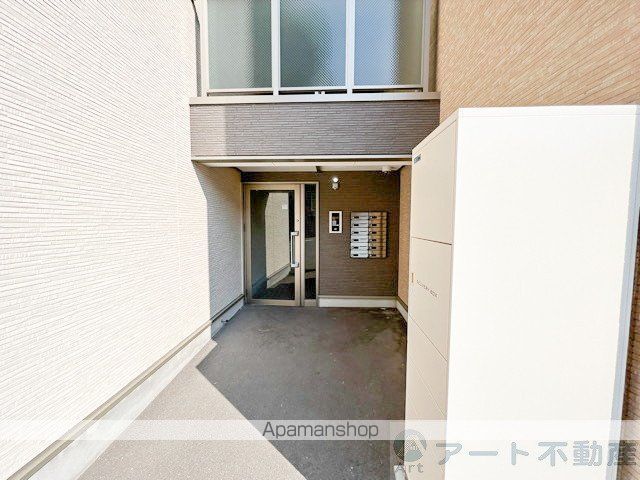 フォブール平和通の玄関写真