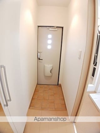 プラシード[1R/32.94m2]の玄関
