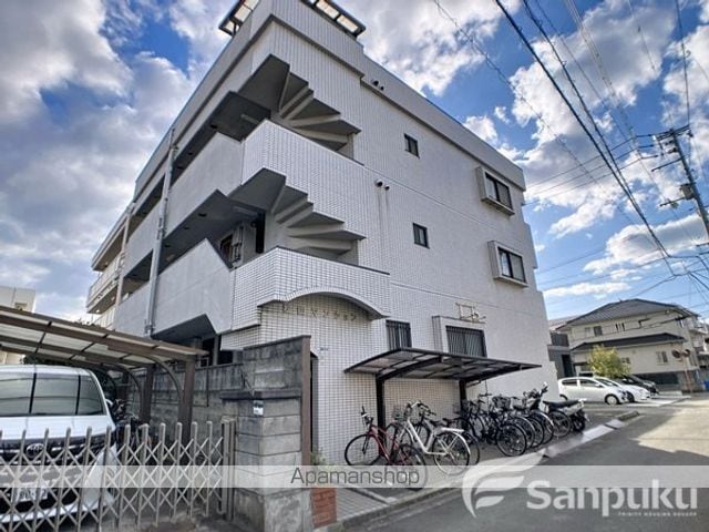 松山マンションの外観写真
