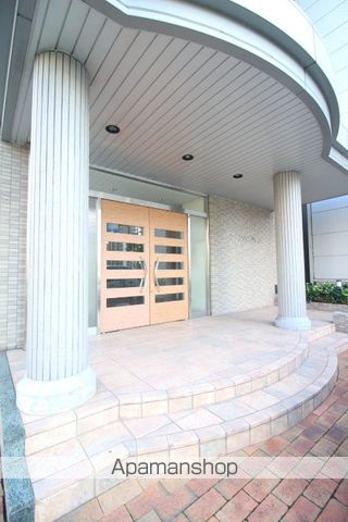 アークハイツ鹿田の玄関写真