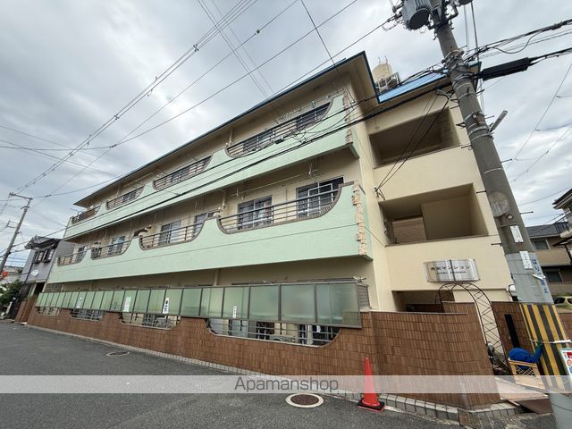 秀栄マンションの外観写真