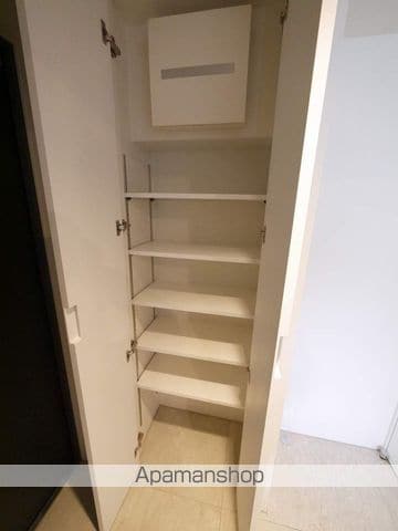 LEGALAND中目黒の内装写真