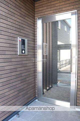エクイティIIIの玄関写真