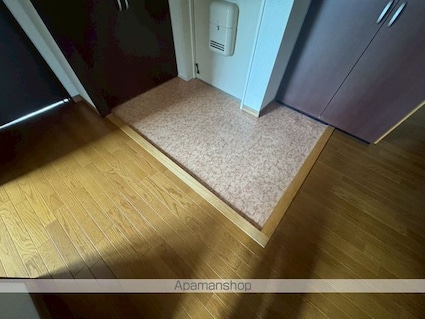 ホワイトパレス[4LDK/122.04m2]の玄関