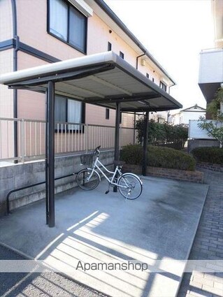 和歌山県和歌山市松ケ丘２丁目[2LDK/58.1m2]の共用部1