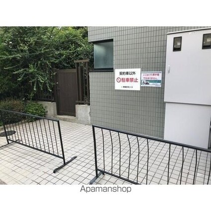 パークサイドフラット三茶[1R/20.06m2]の駐車場