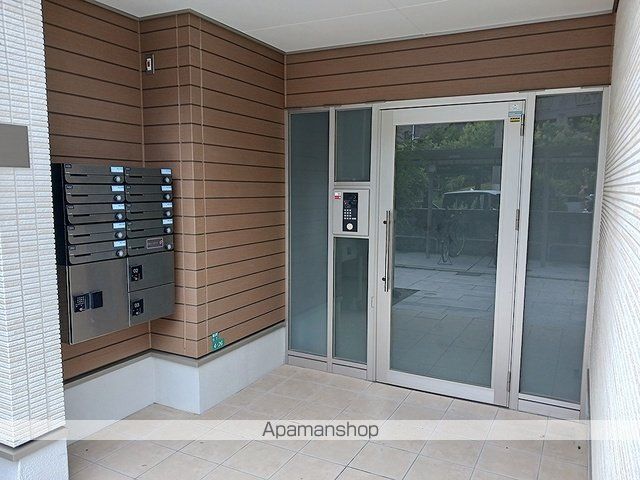 ルーセント プレイスの玄関写真