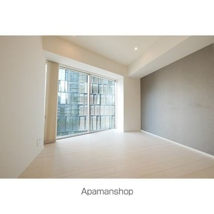 コンフォリア新宿イーストサイドタワー[1LDK/62.86m2]の玄関