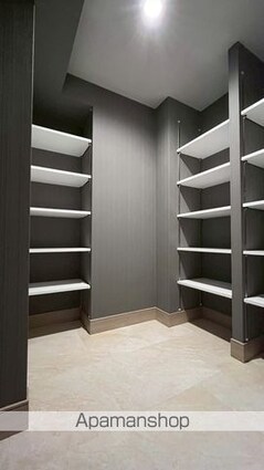 ラグゼナ八王子寺町[2LDK/67.45m2]の収納