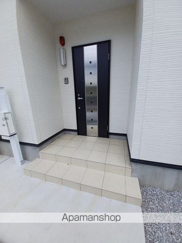 中央本線 豊田駅 徒歩17分 2階建 築4年の玄関写真