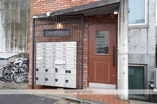 東京都新宿区市谷台町[1R/9.99m2]のエントランス2
