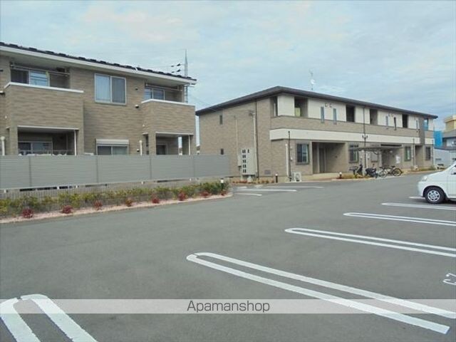 レジナス　クスミール[1LDK/40.12m2]の駐車場1