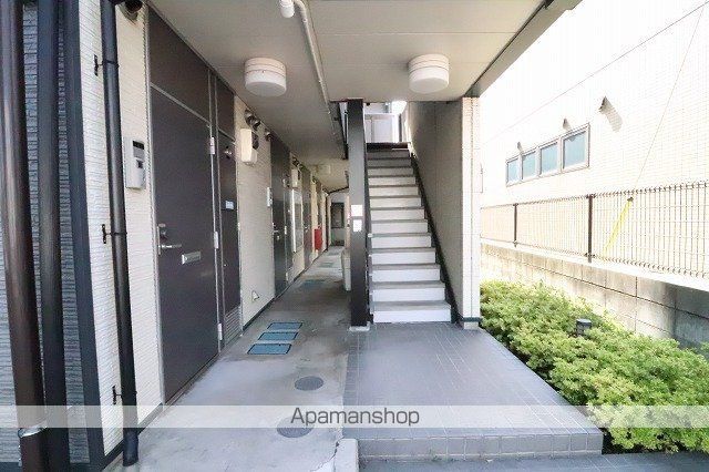 レオパレス拝島町IIの玄関写真