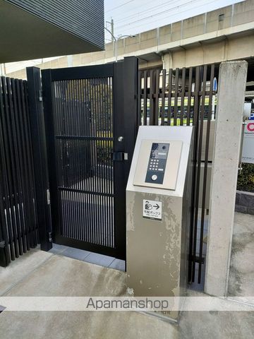 エスポア戸田公園の玄関写真