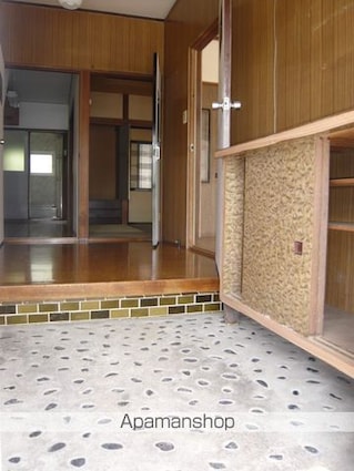 関川貸家[5K/76.03m2]の玄関