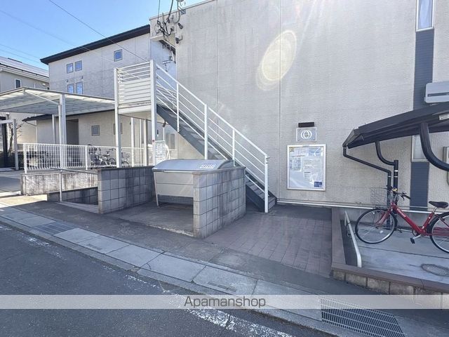レオネクストライフ高坂の玄関写真