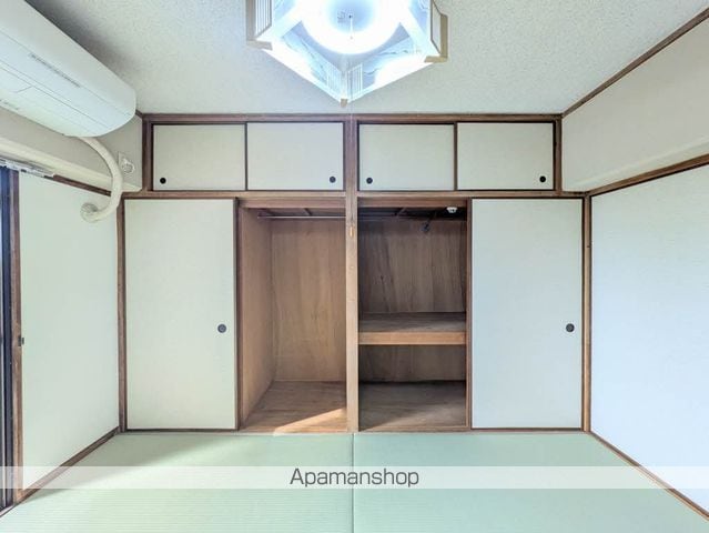 真締川ハイツの内装写真