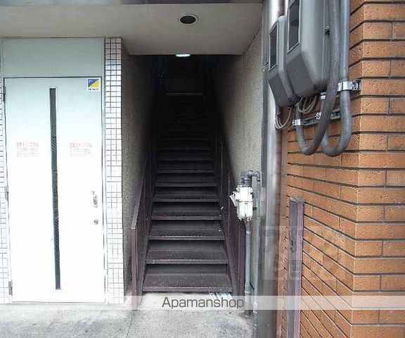 正和フラット宝ヶ池の玄関写真