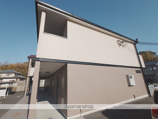 ハーブプラザ和泉鳥取III番館の玄関写真