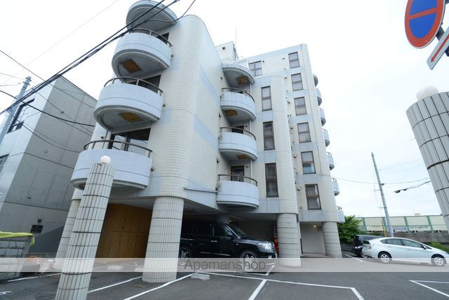 水車町マンションの外観写真