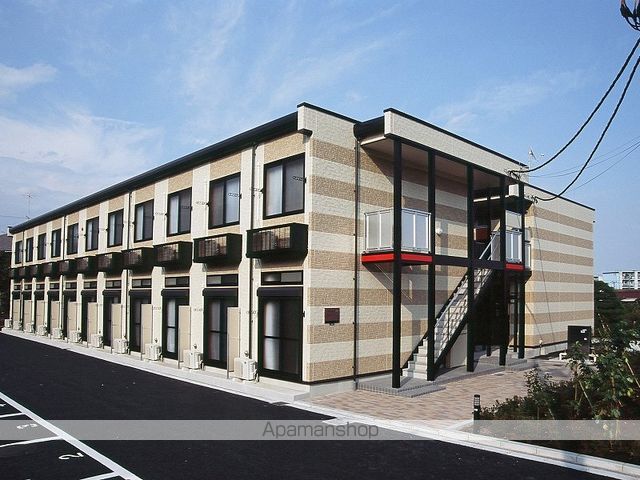 レオパレスアードゥラーの玄関写真