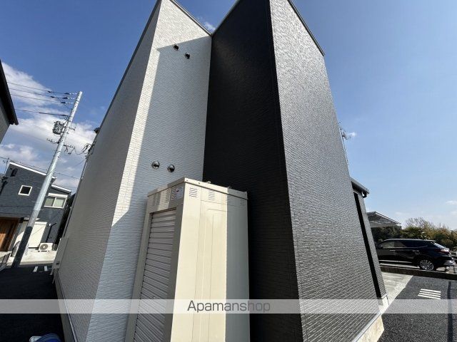 COLLINA中山新町の外観写真