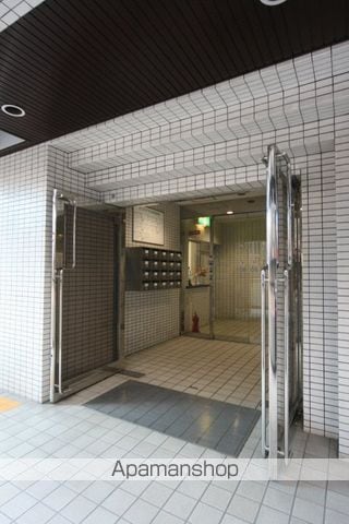サンロイヤル池田駅前の玄関写真