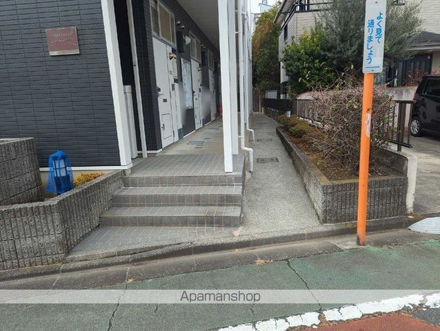 レオパレススレユニールの玄関写真