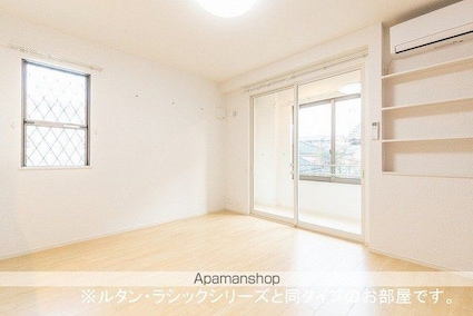 エムズガーデンＢ[1R/32.23m2]のリビング・居間