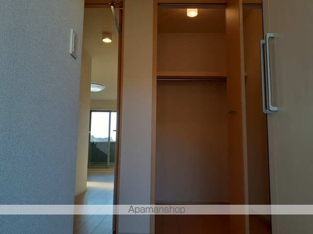 南海電鉄泉北線 栂・美木多駅 徒歩9分 2階建 築15年の内装写真