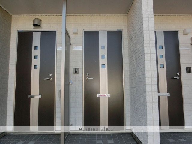 ワイズ ヴィレッタの玄関写真