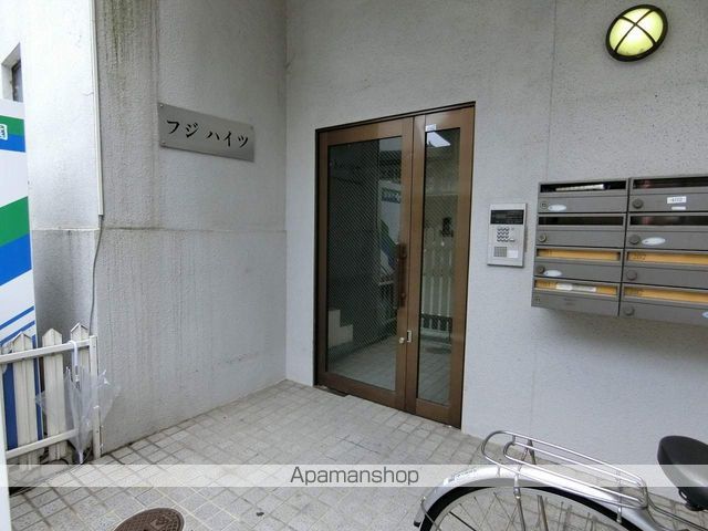フジハイツの玄関写真