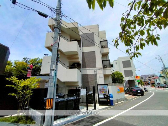 ホワイエ甲子園の外観写真
