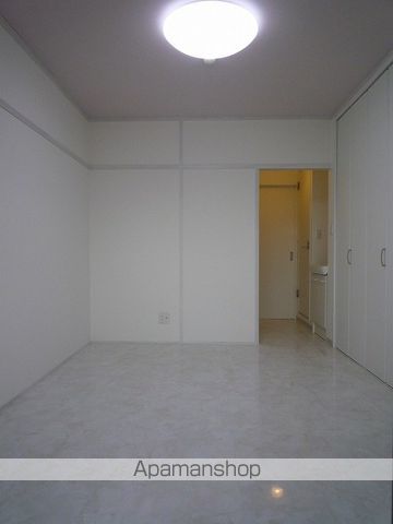 ロイヤルマンションの内装写真