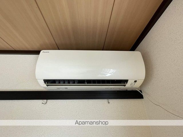 プチプラムの内装写真