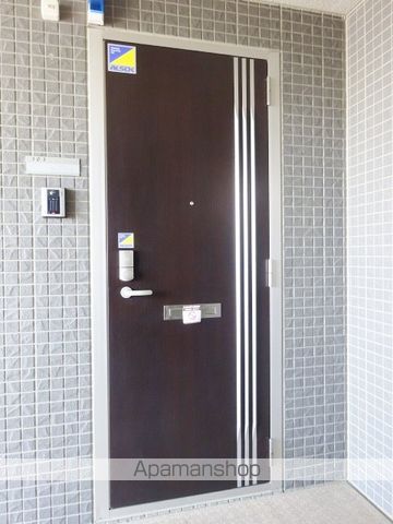 A−ROOMの玄関写真