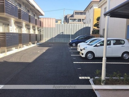 ミランダカメリア瑞江[1R/26.08m2]の駐車場