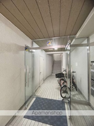 重岡ビル[2LDK/52m2]のエントランス1