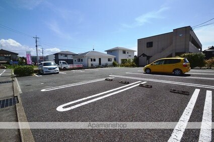 プレサス[1LDK/45.1m2]の駐車場