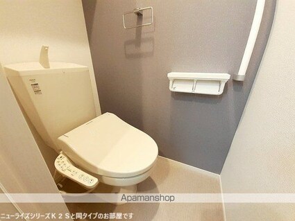 和歌山県和歌山市園部[1LDK/44.7m2]のトイレ