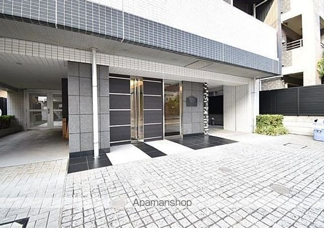 メインステージ大森北IIの玄関写真