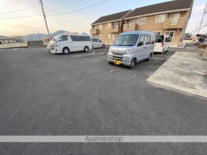 パストラル川部Ｃ[2LDK/57.22m2]の駐車場