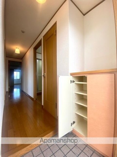 フォーチュネイト吹屋[3DK/57.24m2]の玄関
