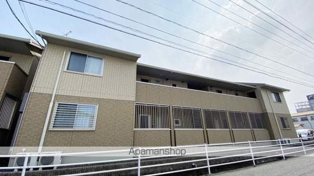 メゾン エミグラント A棟の外観写真
