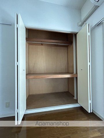 ミッションデルタの内装写真
