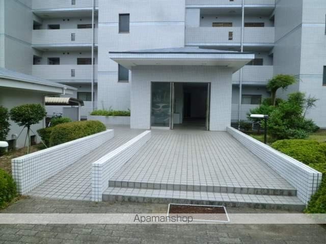 内藤マンションA棟の玄関写真