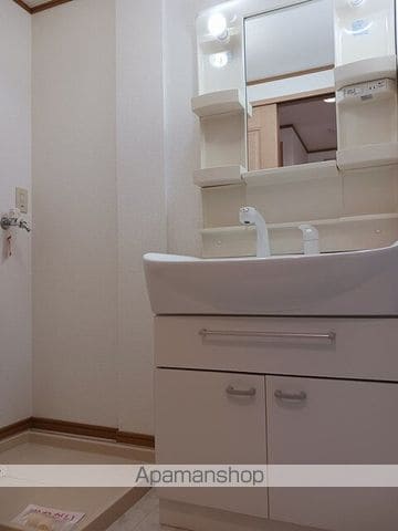 松山市 2階建 築22年の内装写真