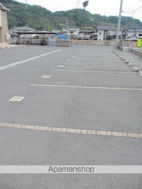 和歌山県和歌山市内原[3LDK/66.67m2]の駐車場2